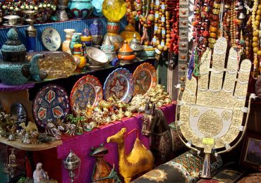 خرید از یکی از بازارهای معروف عمان بنام بازار مطرح مسقط