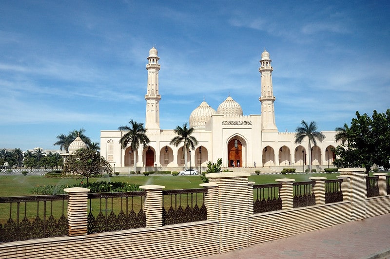 نمای بیرونی مسجد سلطان قابوس عمان در شهر صلاله